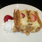 THE GRAND LOUNGE - アフターデザート・苺のミルフィーユ