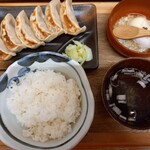 Nikujiru Gyouza No Dandadan - 肉汁焼餃子定食