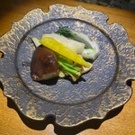 隼 - ⑤強火　スペシャリテ
      シンプルな野菜の塩炒め
      調味料は、塩・胡椒・胡麻油・水溶き片栗粉のみ