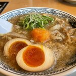 Marugen Ramen - 肉そば（715円）(2022/10)