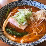 ラーメン イッケン - イッケンの春菊が旨い！ピリ辛でベースの味噌スープが甘い！