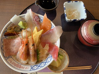 Shunsai Aburi Dainingu Kara Toya - 海鮮丼2000円はお得