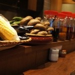 鳥茂 - 二階のカウンター席が大将のお話も聞けたりしてオススメ。