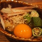 鳥茂 - 箸休めのとろとろ。オクラと生頭ごとミョウガ。