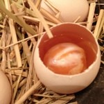 神保町 傳 - この卵をホワイトアスパラガスのムースとともに。