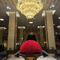 レ セゾン - ロビーから大階段を通るアプローチ