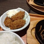 炙り肉寿司 梅田コマツバラファーム - ハンバーグとカキフライ定食1,100円税別