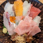 博多豊一長浜食堂 - トロ入りスーパー海鮮丼