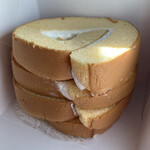 スイーツガーデン ユウジアジキ - みーみーのみみ は安食ロールの端っこの切り落としです