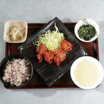 Yangnyeom chicken set meal (comes with white rice or 15-grain rice, soup, and Small dish)