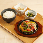 Bulgogi set meal (with white rice or 15-grain rice, soup, and Small dish)