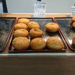 廣島カレー麺麭研究所 - 売り場