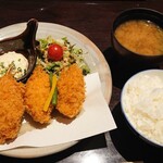 多きち - カニクリームコロッケ定食