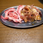 焼肉×食べ放題 南大沢 にひゃくてん - 中落ちカルビと豚ハラミ