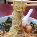 ニューミスターラーメン - 麺はちぢれ麺