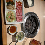 Yakiniku Sutajiamu Jan - 