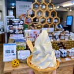 山田養蜂場お菓子工房 ぶんぶんファクトリー - 