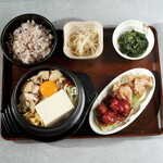 Sundubu and fried chicken set (white rice or 15-grain rice and Small dish included)