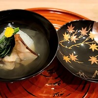 馬車道 大かわ - 蓋裏に観覧車とベイブリッジ