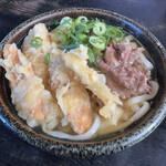 あずみうどん - 肉ごぼう天うどん