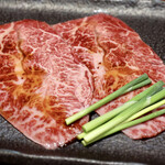 焼肉 龍華園 - 特選鹿児島黒牛 みすじの豪快炙り焼