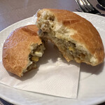 Russian Restaurant ROGOVSKI - ゆで卵・ひき肉のピロシキ