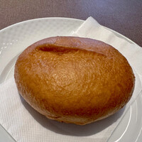Russian Restaurant ROGOVSKI 銀座 - ゆで卵・ひき肉のピロシキ