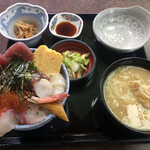 Michinoku Ryouri Nishimura - おまかせ海鮮丼定食  じゃっぱ汁