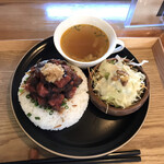 ステーキ丼とパフェ gift - ゴロゴロステーキプレート大盛り　1000円