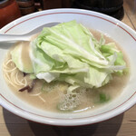 博多ラーメン 虎 - 純製らーめん ¥650＋キャベツ ¥100