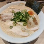 Hikyuu - 鶏白湯魚介濃縮らーめんチャーシュー増し