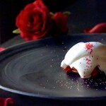 MIRAIE Dining - 苺と牛乳のムース