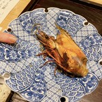 くずし 之助 - 大きさを伝えたくて小指と並べてみました