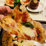 SOLO PIZZA Napoletana da Gennaro - マルゲリータエクストラ その2