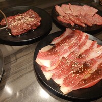 食べ飲み放題 焼肉ダイニングちからや 名駅店 - カイノミ、三角バラ、ハラミステーキ