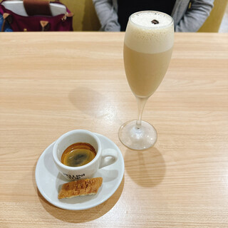 カフェ ペリーニ_0