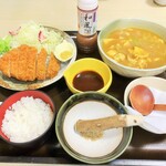 Sagami - カレーうどんととんかつのセット。1710円