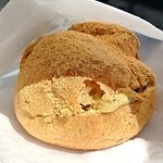 黒ごまシュークリーム