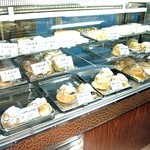 お菓子所 六十一万石 - ショーケース