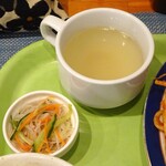 Baruerumo - ランチ：スープ、小鉢（春雨サラダ）