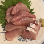 金町製麺 - 天然ブリのハラミ刺身430円