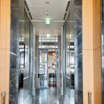 ザ・バージェイダブリューハート - バーは最上階17階でエレベーターを降りて突き当たり