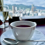 ザ・バージェイダブリューハート - 神戸の街並みを見ながらティータイムスタート( ¤̴̶̷̤́ ‧̫̮ ¤̴̶̷̤̀ ) 
      ドリンクは3カップまで頂けます☕︎︎‎