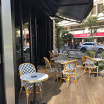 Tinc gana - テラス席も気持ちよさそうだった～