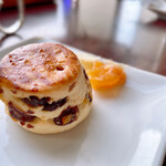 ザ・バージェイダブリューハート - ホームメイドスコーン レーズン&オレンジ
      この組み合わせのスコーンは初めて。
      美味しかったです♫