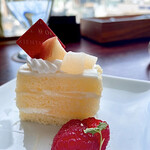 ザ・バージェイダブリューハート - 白桃のショートケーキ