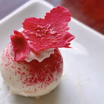 ザ・バージェイダブリューハート - 桃のムース 