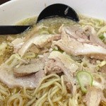 麺屋 嵐 - ハシでほぐれるチャーシュー