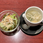 Hu Long - 麻婆豆腐ライスセット ¥1,200 のスープ、サラダ