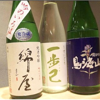 ワインや、クラフトビール、こだわりの日本酒をご用意。